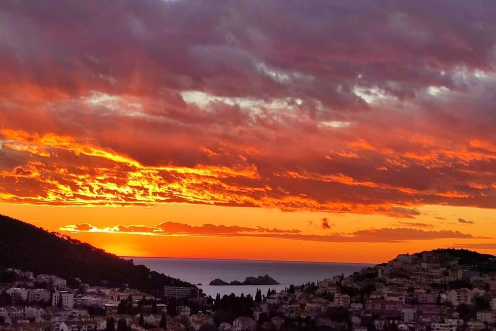 Walking Distance Old Town 120M2,Garden,View,Garage Daire Dubrovnik Dış mekan fotoğraf