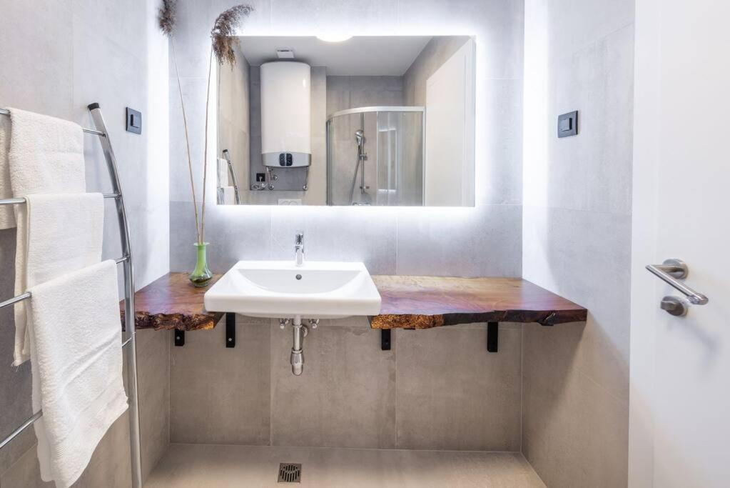 Walking Distance Old Town 120M2,Garden,View,Garage Daire Dubrovnik Dış mekan fotoğraf
